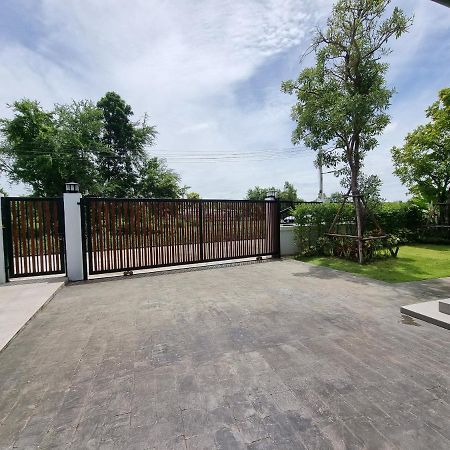 Baan Dalah Pool Villa บุรีรัมย์ ภายนอก รูปภาพ